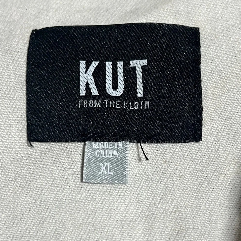 Kut from the Kloth Leopard Print Jean Jacket - Black and Tan. XL - Picture 8 of 9